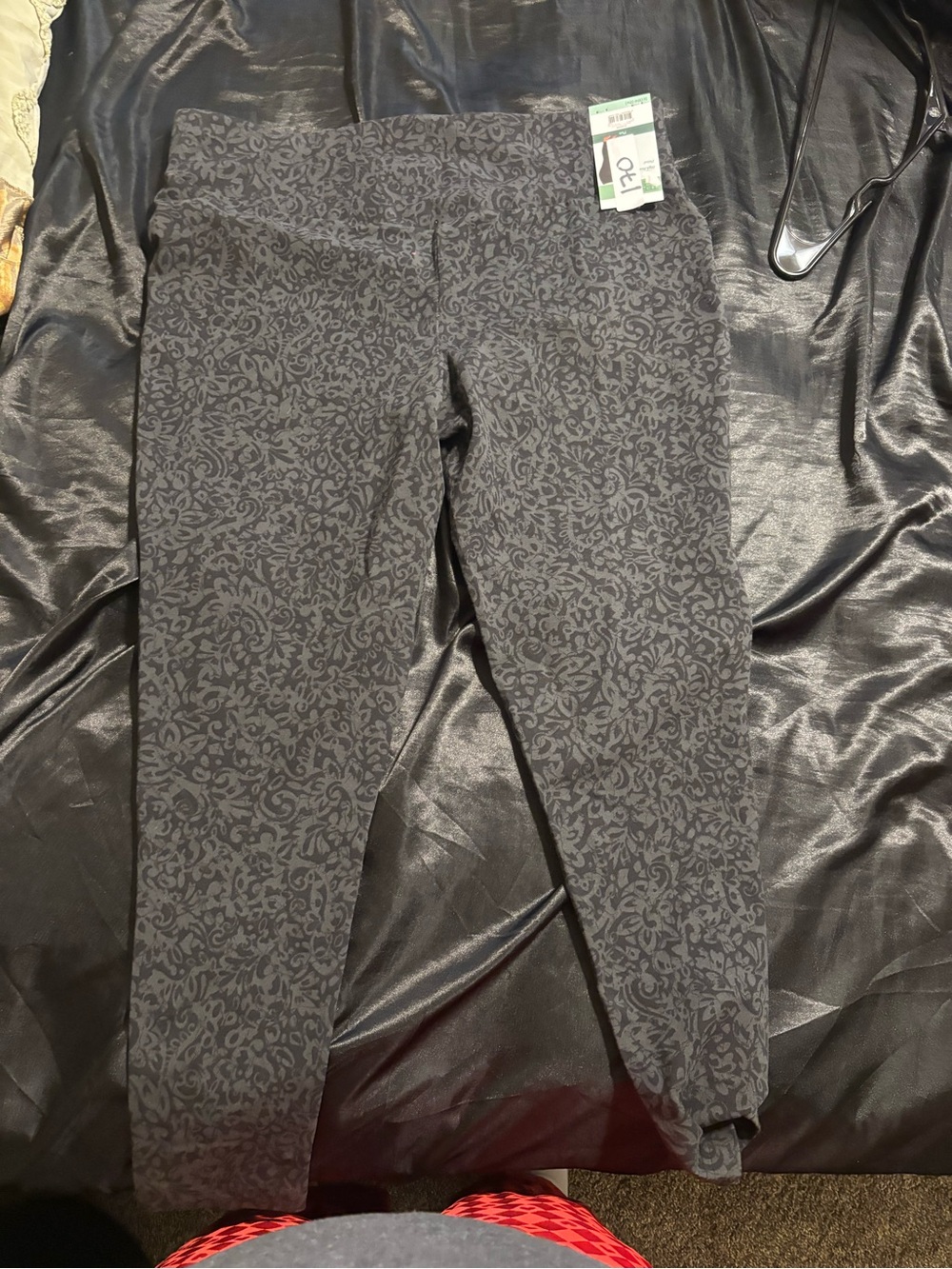 Terra & Sky Black Paisley Plus Leggings